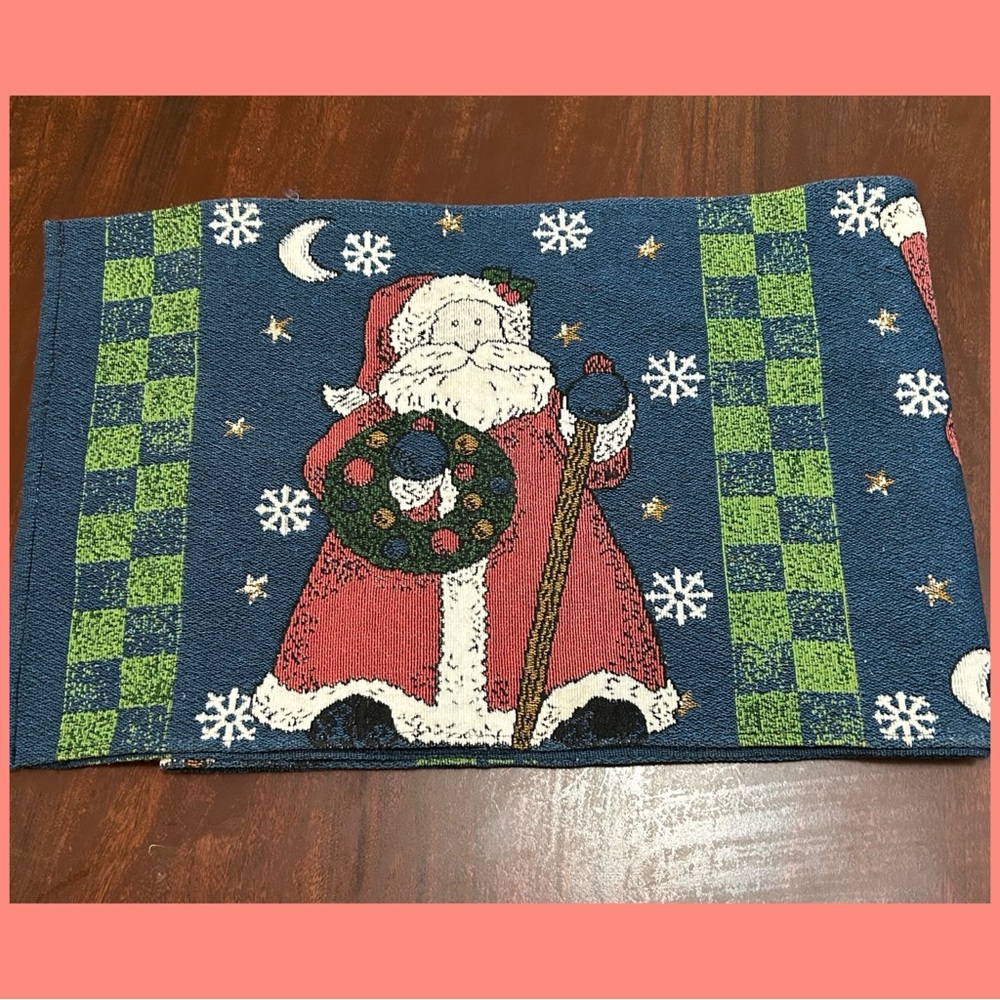 Santa Table Top Runner !